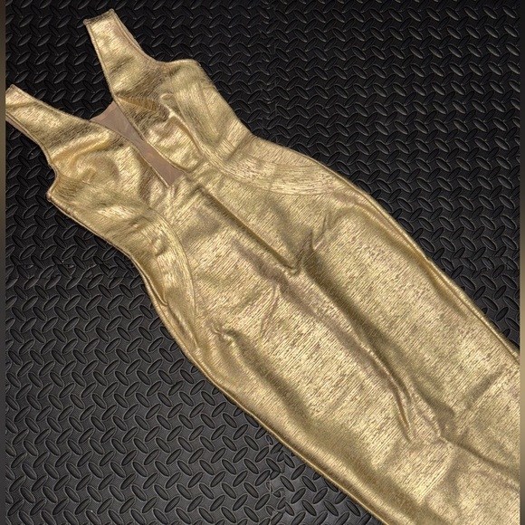 Gold metallic dress with mesh detail - Picture 4 of 7